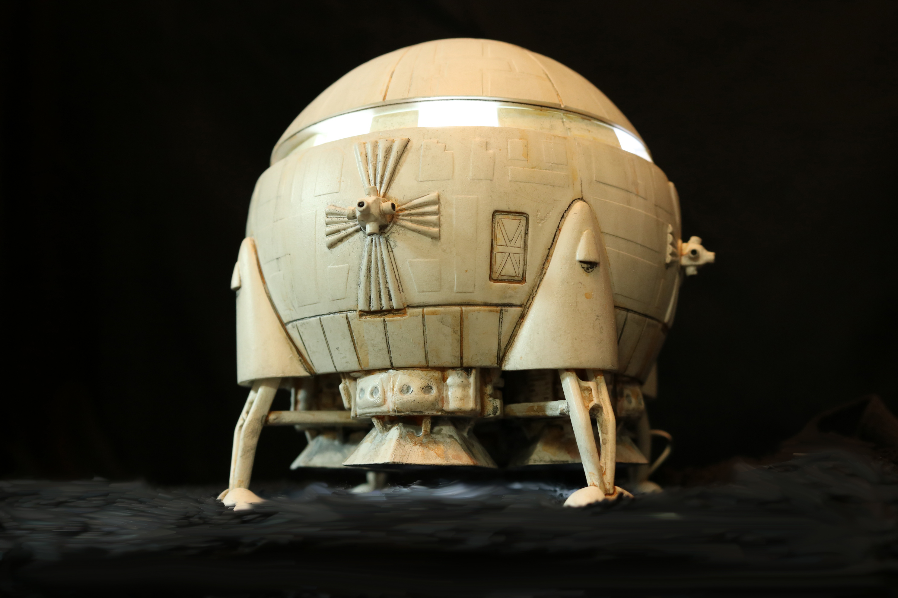 2001: Aries 1B 1:144 Scale Model Kit (Retro Re-release)